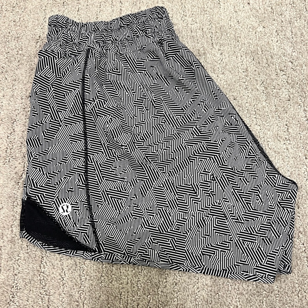 Lululemon Seawheeze hotty hot shorts